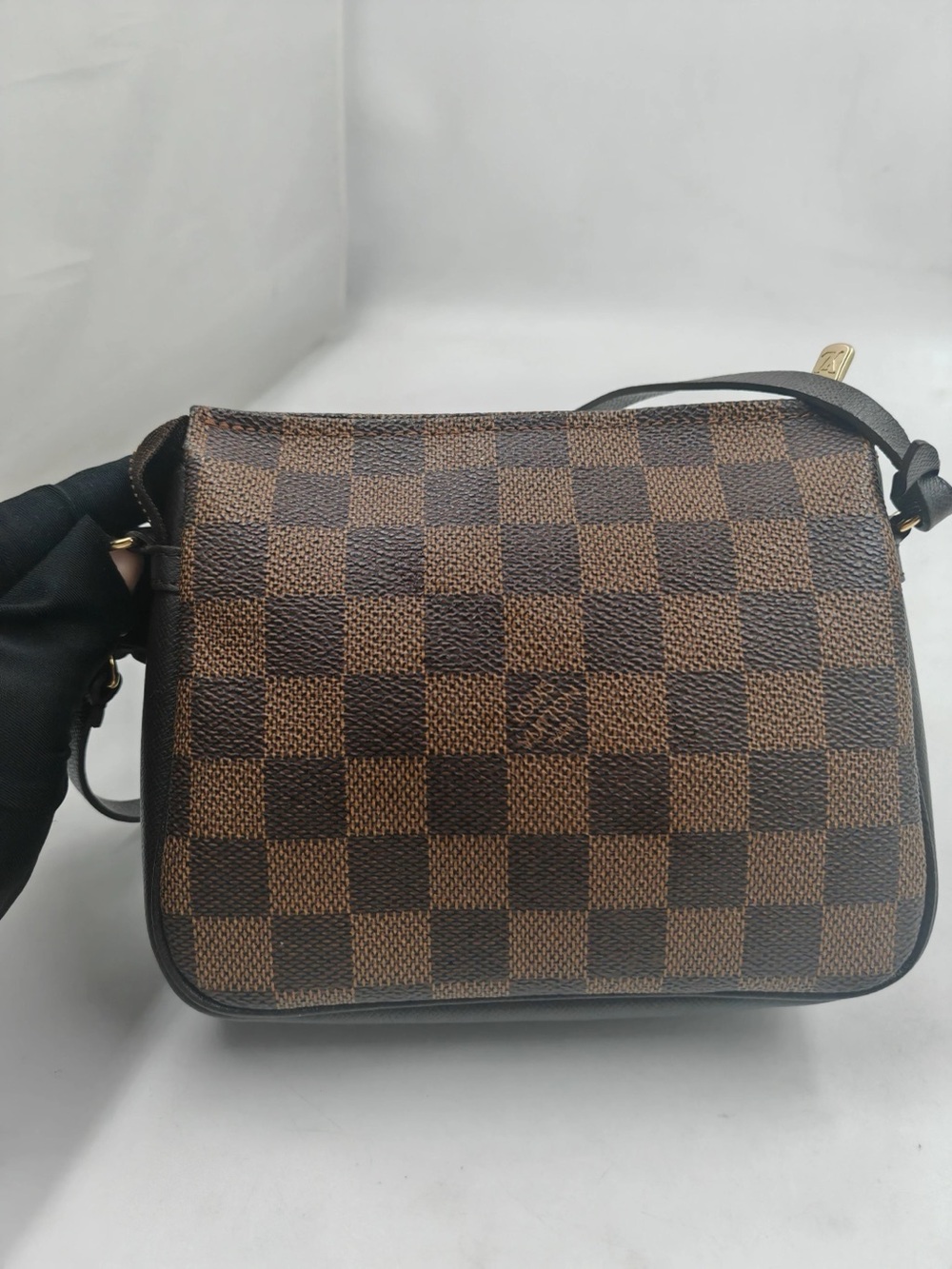 100% authentic Louis Vuitton Brown Checkered shoulder bag or clutch